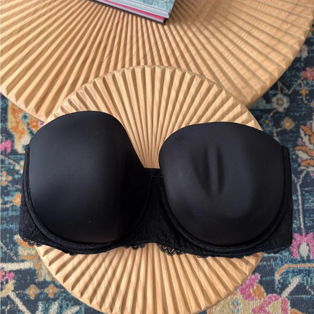 Torrid Strapless Lightly Lined Smooth Bra Black 40G Staple Bra